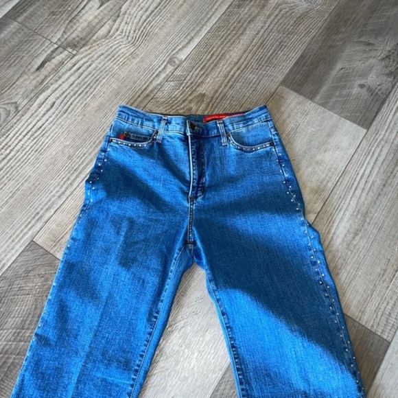 NYDJ tummy tuck Mom jeans Rhinestones luxury denim - Picture 4 of 6